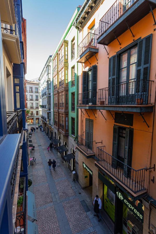 Casual Mardones Hotell Bilbao Eksteriør bilde Calle de la Virgen de la Puerta